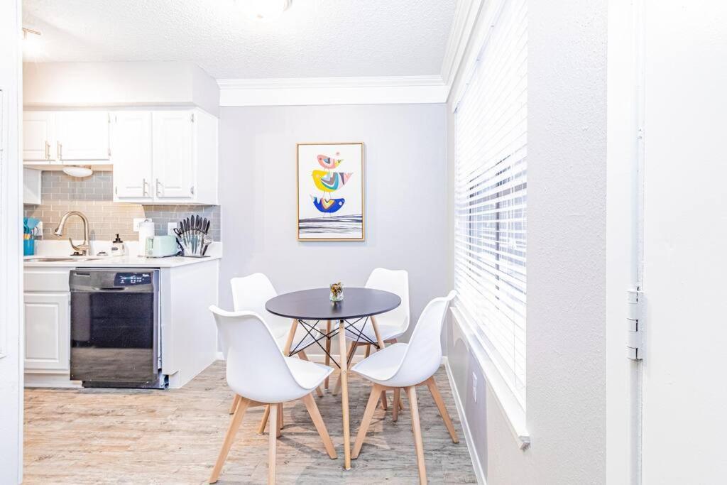 Central 1Br King Bed Suites, Close To Downtown & Domain オースティン エクステリア 写真